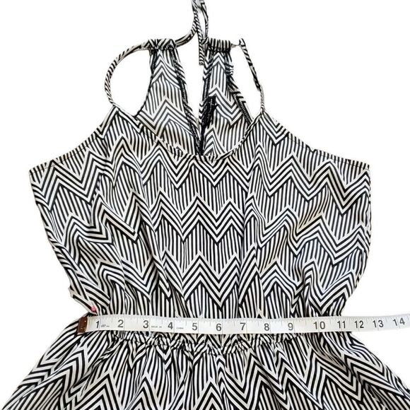 City Triangles Black & White Chevron Print Racer Back Romper Size S - Picture 8 of 14